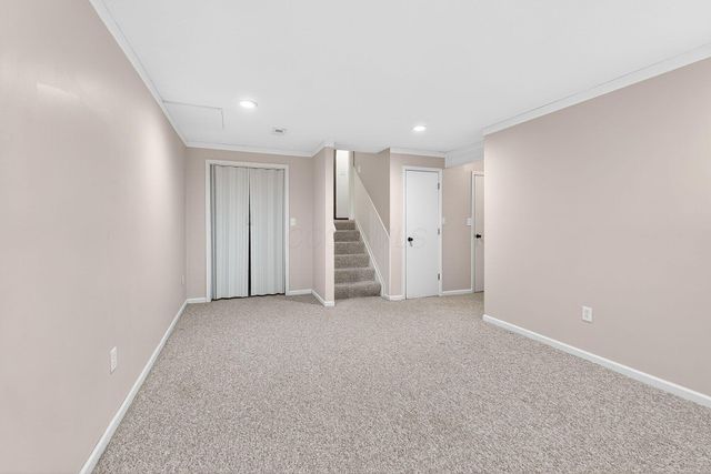 2040 Tuckaway Court, Columbus, OH 43228