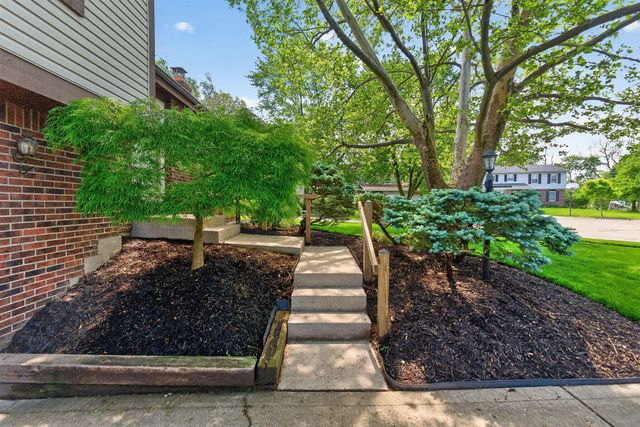 2040 Tuckaway Court, Columbus, OH 43228