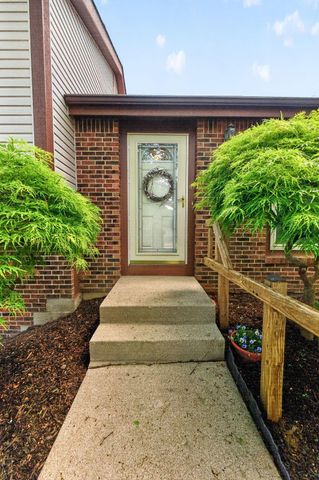 2040 Tuckaway Court, Columbus, OH 43228
