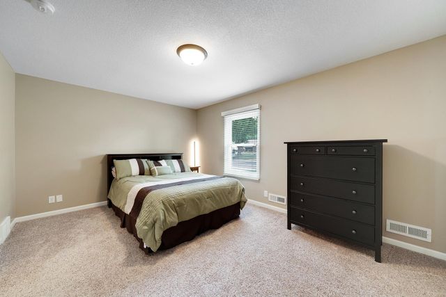 6962 Ideal Avenue S, Cottage Grove, MN 55016