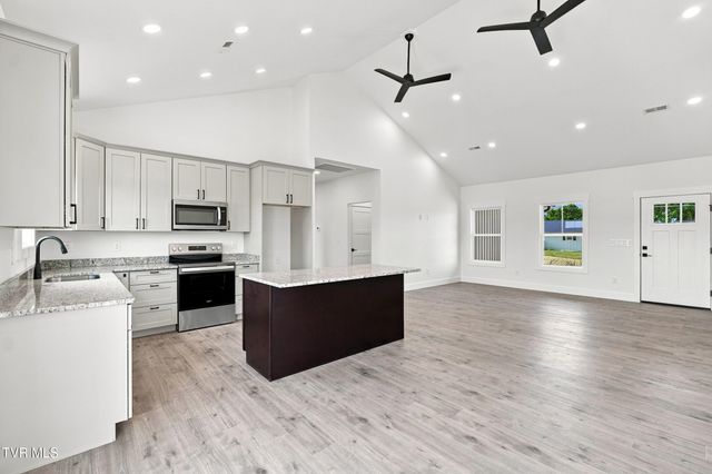 124 Suncrest Street, Gray, TN 37615