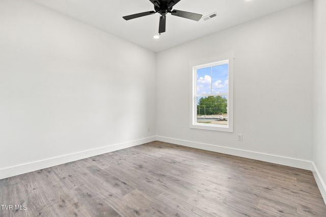 124 Suncrest Street, Gray, TN 37615