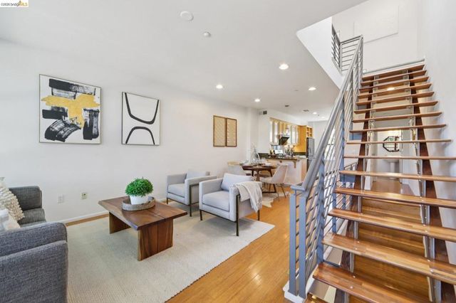 23 City Limits Cir, Emeryville, CA 94608