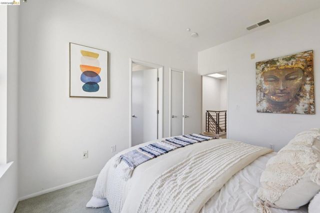 23 City Limits Cir, Emeryville, CA 94608