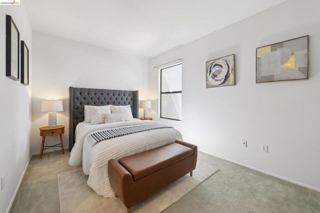 23 City Limits Cir, Emeryville, CA 94608