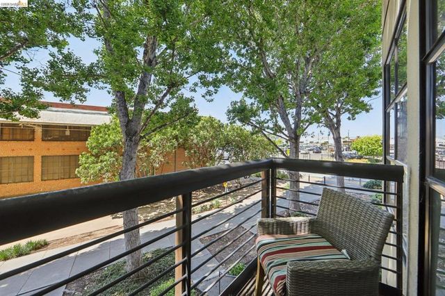 23 City Limits Cir, Emeryville, CA 94608