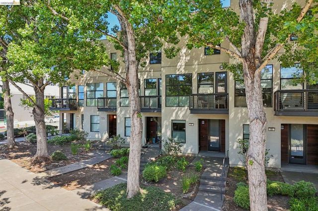 23 City Limits Cir, Emeryville, CA 94608