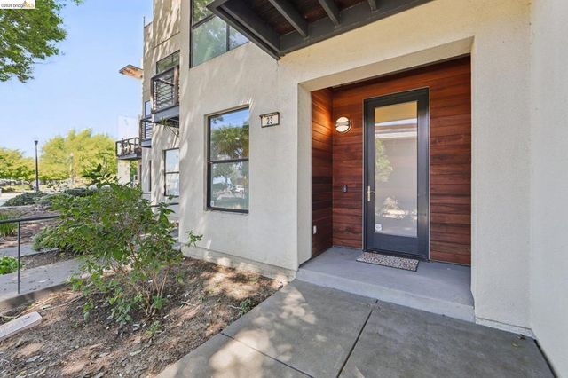 23 City Limits Cir, Emeryville, CA 94608