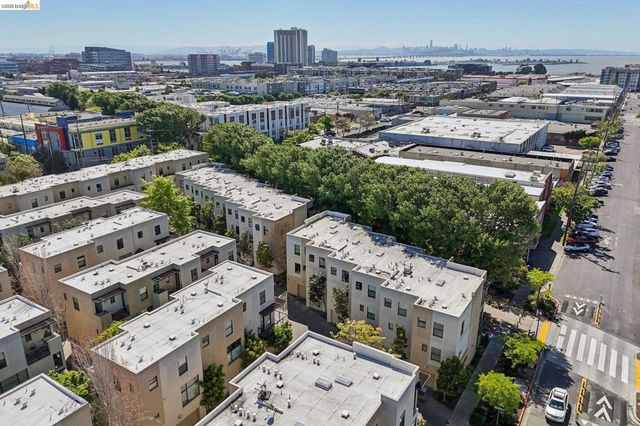 23 City Limits Cir, Emeryville, CA 94608