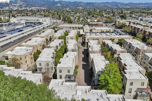 23 City Limits Cir, Emeryville, CA 94608