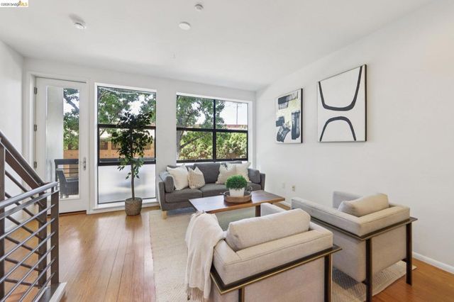 23 City Limits Cir, Emeryville, CA 94608