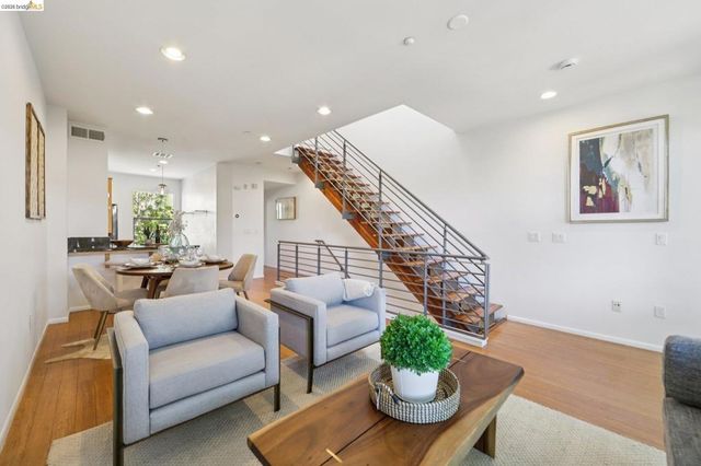 23 City Limits Cir, Emeryville, CA 94608