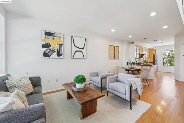 23 City Limits Cir, Emeryville, CA 94608