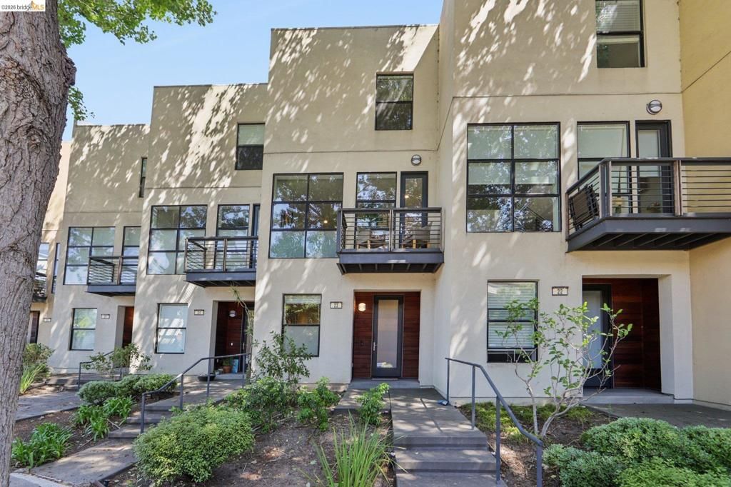 23 City Limits Cir, Emeryville, CA 94608