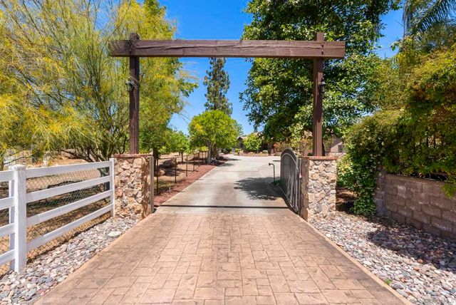 1677 Rancho Judith, Alpine, CA 91901