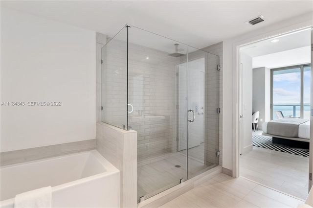 4010 S Ocean Drive R1405, Hollywood, FL 33019
