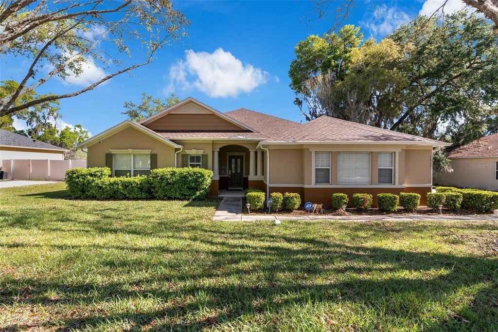 Image 1 of property listing at 2613 BREEZY MEADOW ROAD, Apopka, FL 32712