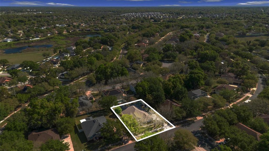 Image 4 of property listing at 2613 BREEZY MEADOW ROAD, Apopka, FL 32712