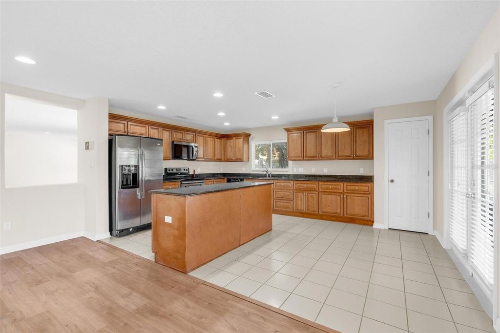 Image 36 of property listing at 2613 BREEZY MEADOW ROAD, Apopka, FL 32712