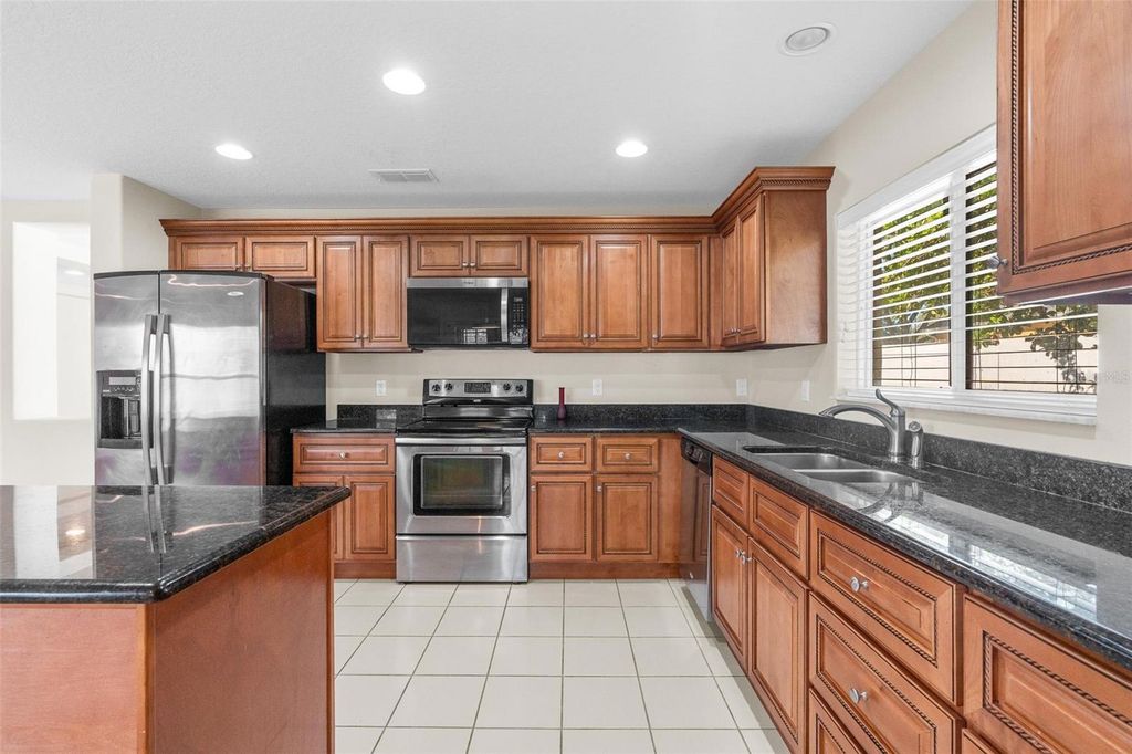 Image 38 of property listing at 2613 BREEZY MEADOW ROAD, Apopka, FL 32712