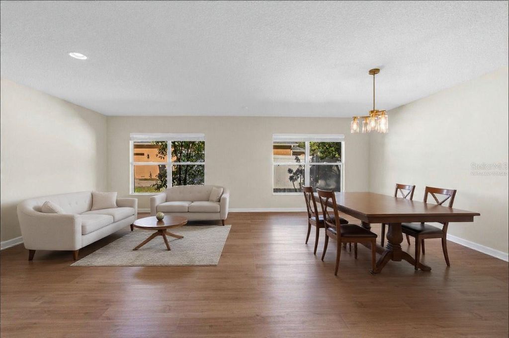 Image 8 of property listing at 2613 BREEZY MEADOW ROAD, Apopka, FL 32712