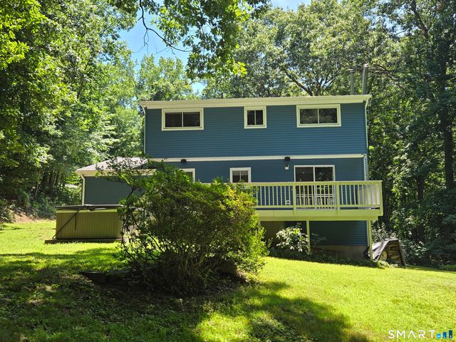 231 Crestwood Drive, Naugatuck, CT 06770