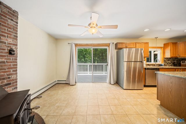 231 Crestwood Drive, Naugatuck, CT 06770
