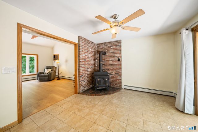 231 Crestwood Drive, Naugatuck, CT 06770