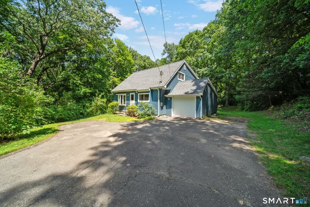 231 Crestwood Drive, Naugatuck, CT 06770