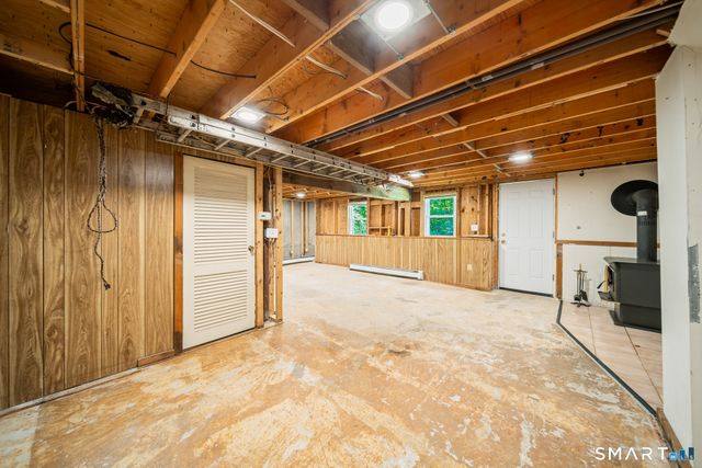 231 Crestwood Drive, Naugatuck, CT 06770