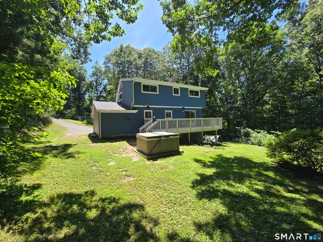 231 Crestwood Drive, Naugatuck, CT 06770