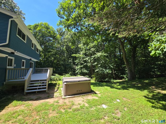 231 Crestwood Drive, Naugatuck, CT 06770