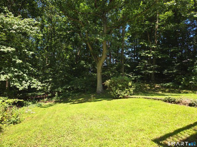 231 Crestwood Drive, Naugatuck, CT 06770
