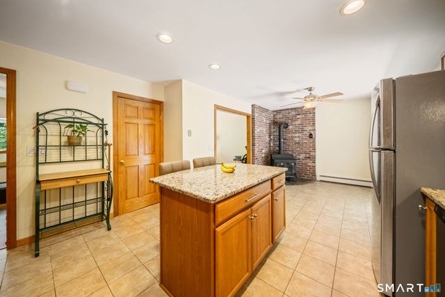 231 Crestwood Drive, Naugatuck, CT 06770