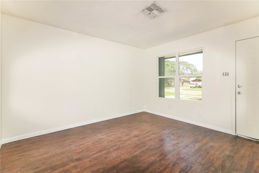 306 N Houston St, Aransas Pass, TX 78336 — photo 3