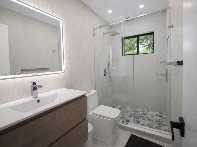 6020 NE 18th Terrace, Fort Lauderdale, FL 33308