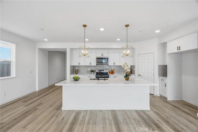 4247 Bravado Ct, Riverside, CA 92505
