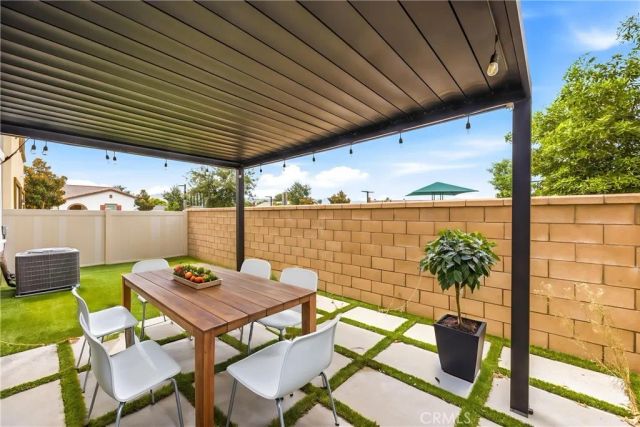 4247 Bravado Ct, Riverside, CA 92505