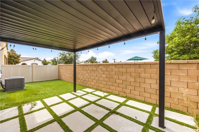 4247 Bravado Ct, Riverside, CA 92505