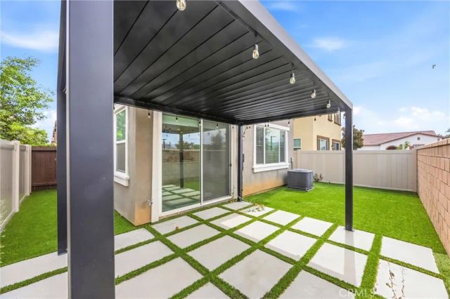 4247 Bravado Ct, Riverside, CA 92505