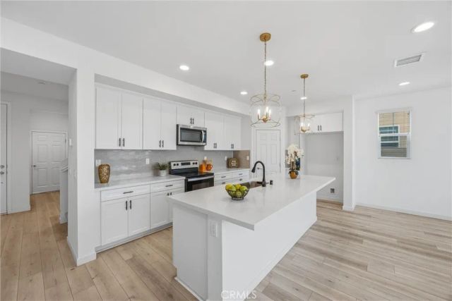 4247 Bravado Ct, Riverside, CA 92505