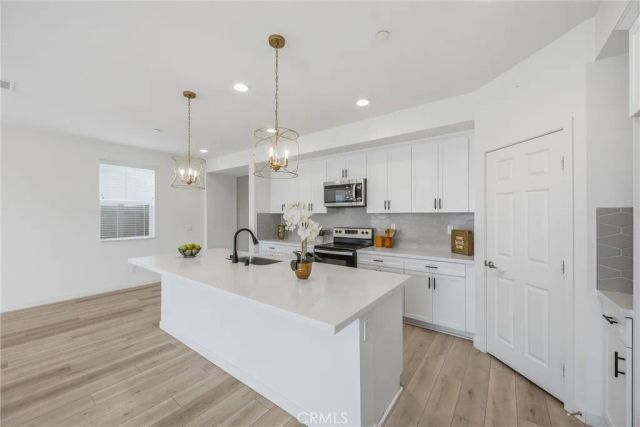 4247 Bravado Ct, Riverside, CA 92505