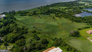 81 SEVENTH AVE, Carneys Point, NJ 08069