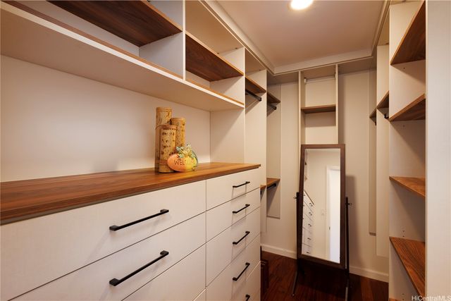 499 Kealahou Street 5, Honolulu, HI 96825