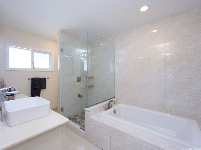 499 Kealahou Street 5, Honolulu, HI 96825