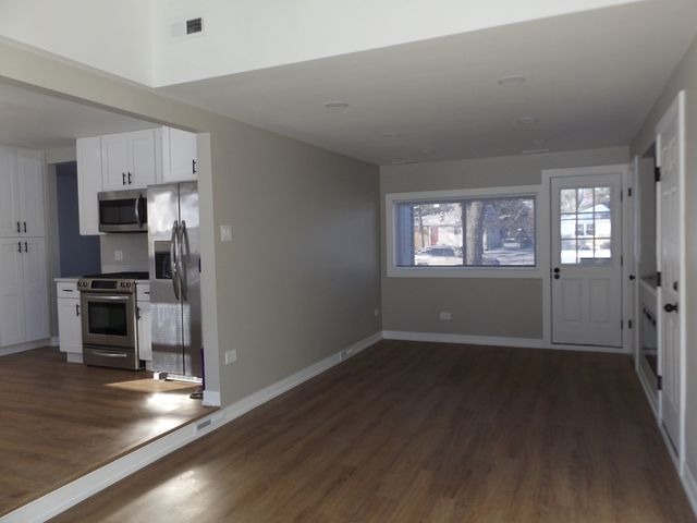 2203 SOUTH Street, Rolling Meadows, IL 60008