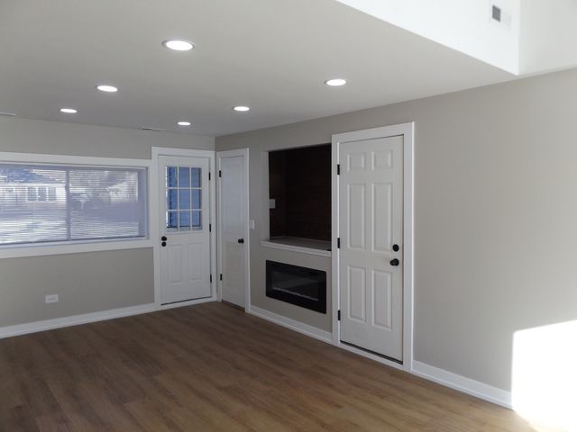 2203 SOUTH Street, Rolling Meadows, IL 60008