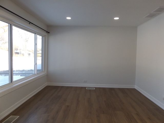 2203 SOUTH Street, Rolling Meadows, IL 60008