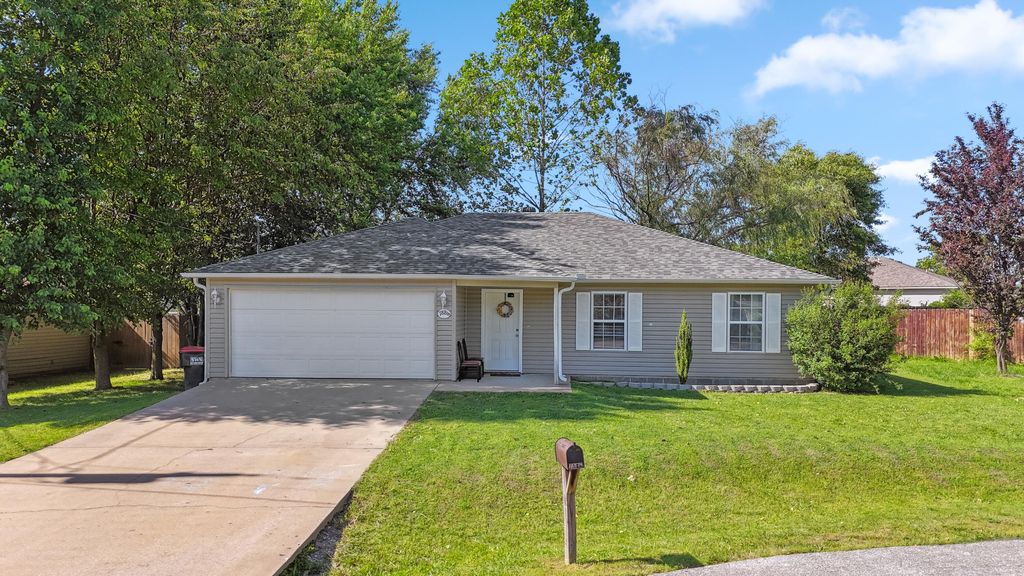 7886 Burns Street, Seligman, MO 65745
