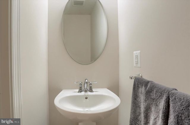 4273 SECRETARIAT ST, Harrisburg, PA 17112